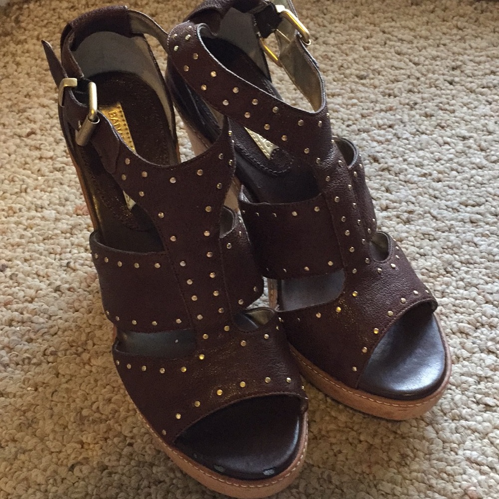 Banana Republic in Brown studded heels size 9